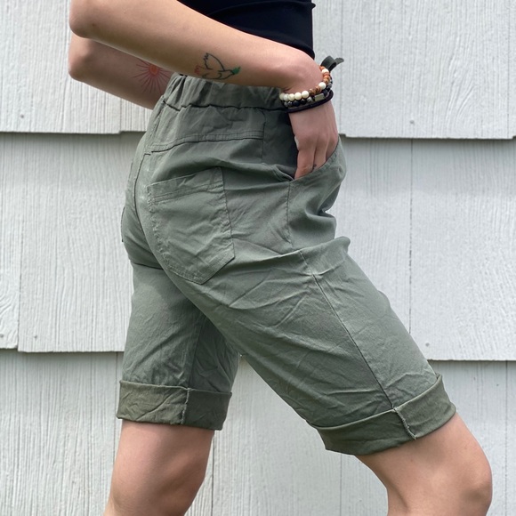 Moda Italy army green shorts - Picture 2 of 4